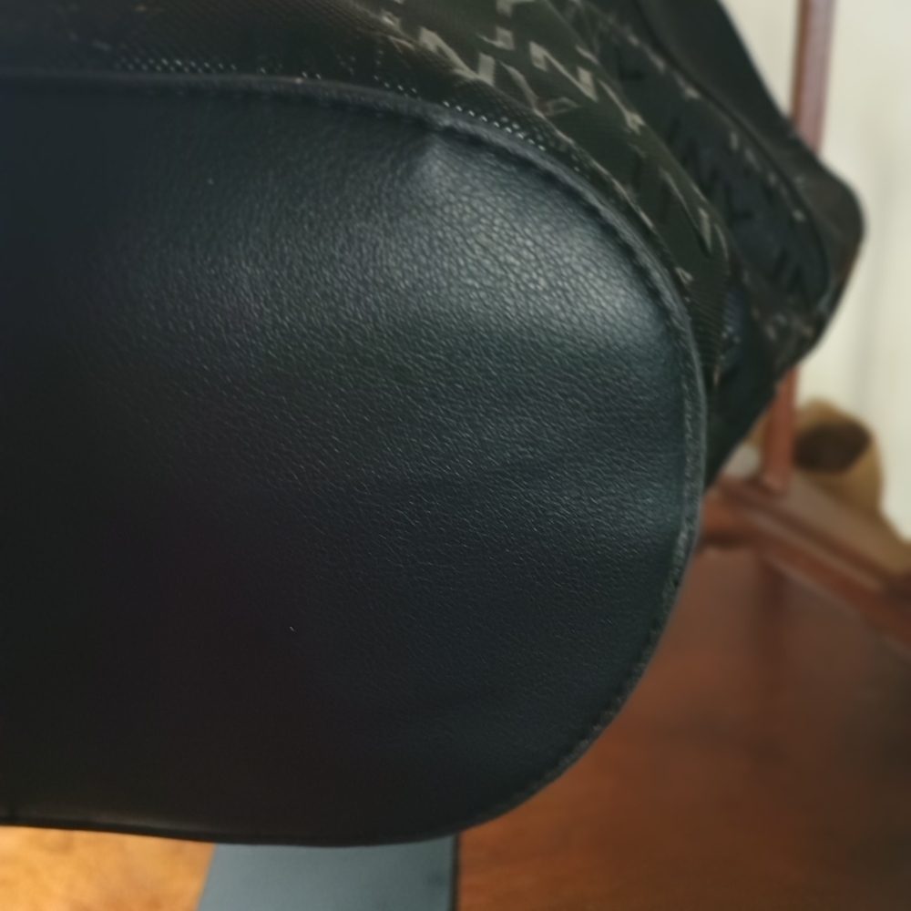 Jones New York Black Glossy Shoulder Bag - Picture 7 of 8